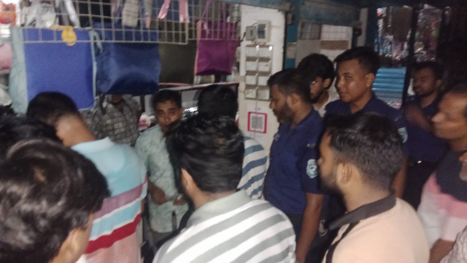 রাত ৮টার পর দোকান খোলা, সৈয়দপুরে ৩ ব্যবসায়ীকে ১৩ হাজার টাকা জরিমানা